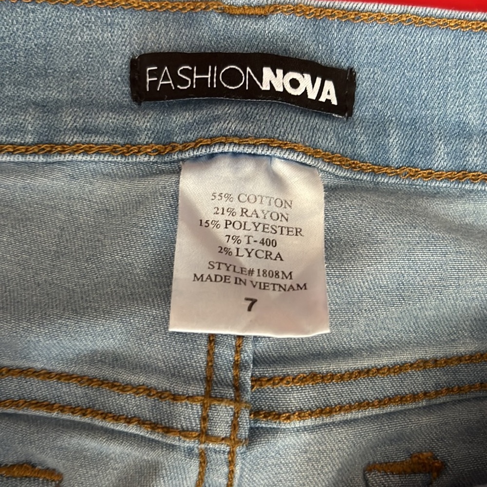 Fashion Nova Ripped Skinny Jeans - Picture 4 of 8